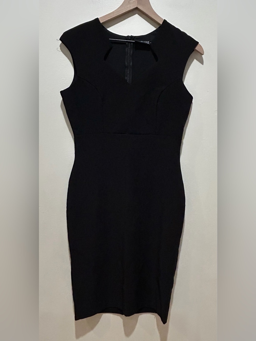 Dresscode LA Black Bodycon Knee Length Sleeveless Dress - Women’s Size Large